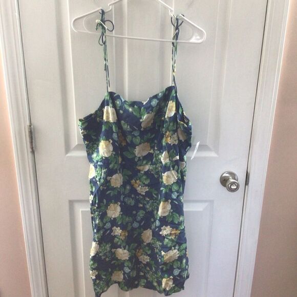 Women’s Old Navy‎ Fit And Flare Smocked Tie Strap Floral Mini Dress 2XL - Picture 1 of 7